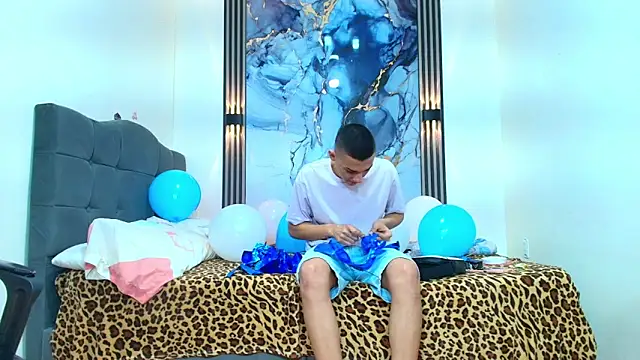 Valentina and sneider  online show from March 2026 08:58:01 PM