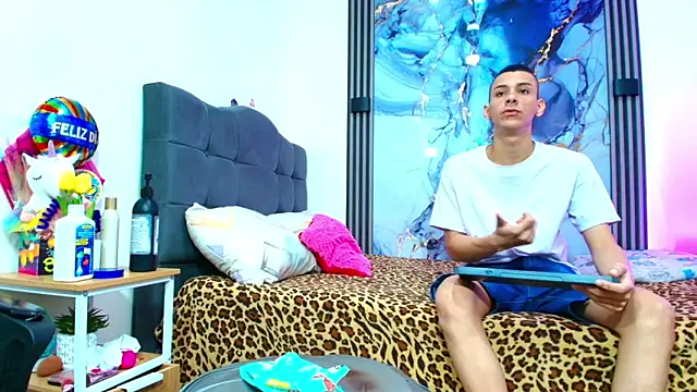 Valentina and sneider  online show from March 2026 09:02:01 PM