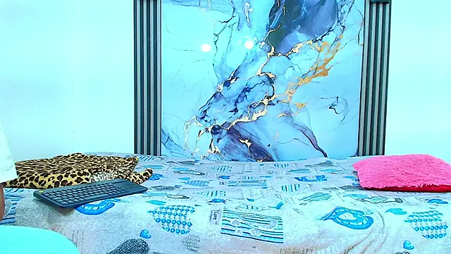 Valentina and sneider  online show from January 2026 07:18:02 PM