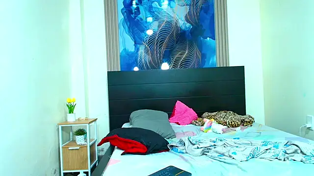 Valentina and sneider  online show from April 2026 10:04:01 PM