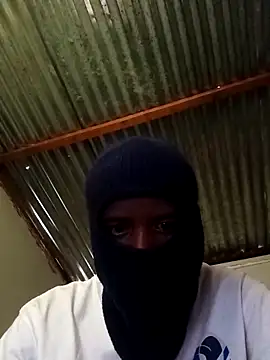 Snapshot of Maintee27 chatting on January 2026 08:29:01 AM Maintee27 online show from January 2026 08:29:01 AM