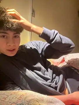 Snapshot of hungspanishtwink chatting on January 2026 09:49:01 AM hungspanishtwink online show from January 2026 09:49:01 AM