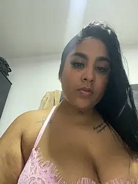 Snapshot of YenthCorona chatting on June 2026 02:10:01 AM YenthCorona online show from June 2026 02:10:01 AM