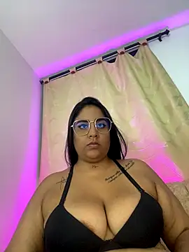 Snapshot of YenthCorona chatting on December 2025 12:26:02 AM YenthCorona online show from December 2025 12:26:02 AM