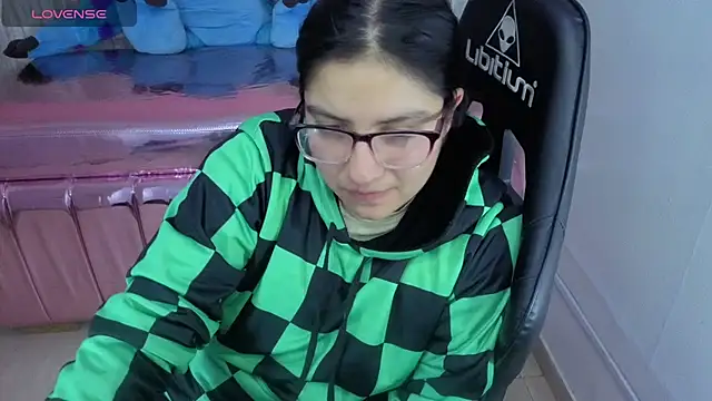 eva smit t online show from March 2026 02:33:02 AM