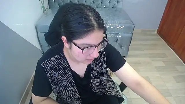 eva smit t online show from February 2026 02:06:02 AM