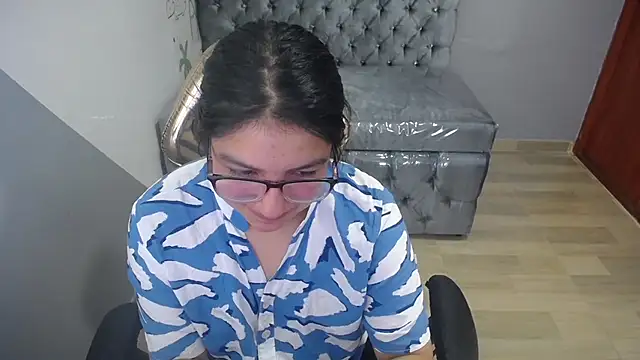 eva smit t online show from February 2026 02:32:01 AM