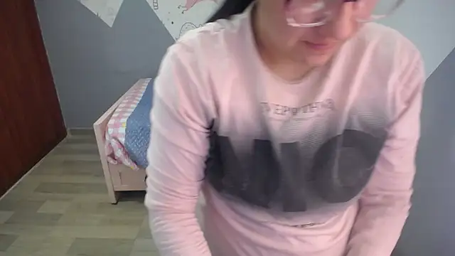 eva smit t online show from January 2026 02:38:02 AM