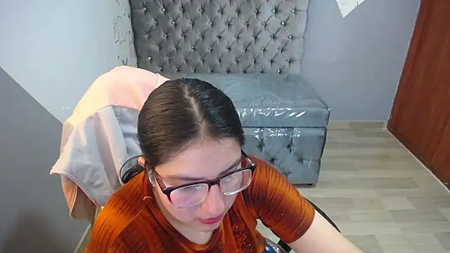 eva smit t online show from February 2026 02:09:02 AM