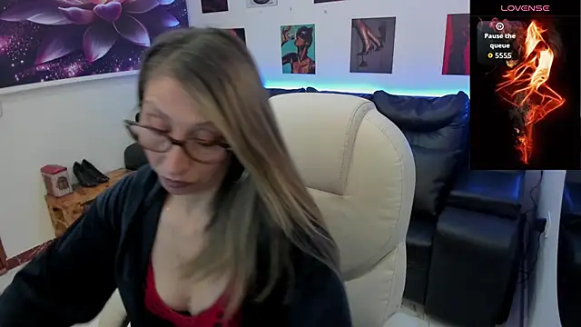 Snapshot of Scarlett_079 chatting on February 2026 12:12:01 PM Scarlett 079 online show from February 2026 12:12:01 PM