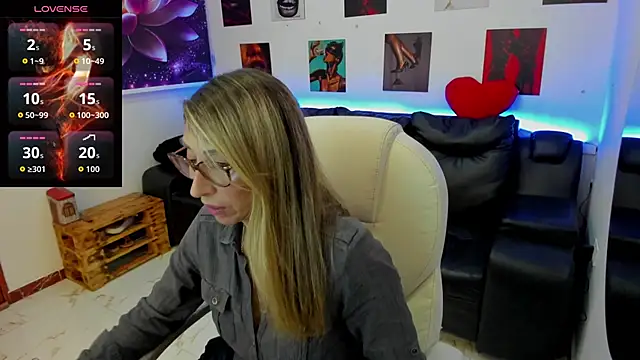 Scarlett 079 online show from March 2026 12:02:02 PM