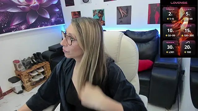 Snapshot of Scarlett_079 chatting on February 2026 11:51:01 AM Scarlett 079 online show from February 2026 11:51:01 AM