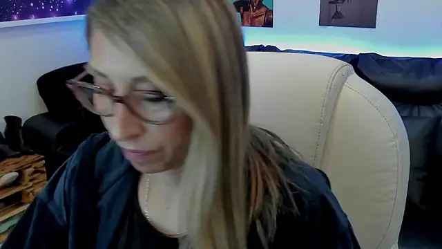 Snapshot of Scarlett_079 chatting on February 2026 12:38:01 PM Scarlett 079 online show from February 2026 12:38:01 PM