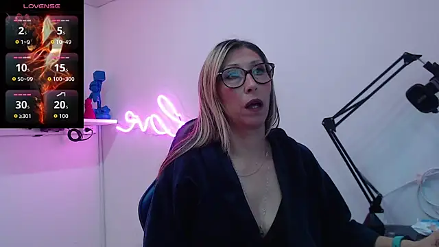 Snapshot of Scarlett_079 chatting on January 2026 11:47:01 AM Scarlett 079 online show from January 2026 11:47:01 AM