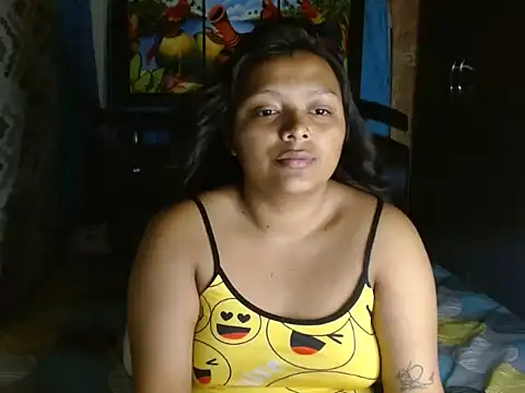 Snapshot of caro_lil chatting on February 2026 04:34:02 AM caro lil online show from February 2026 04:34:02 AM