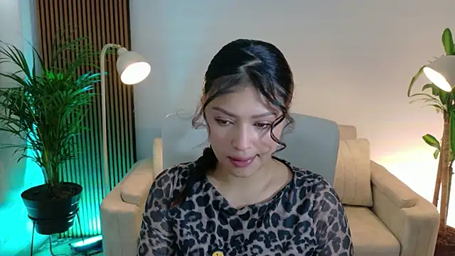 victoria   moon online show from January 2026 01:15:02 PM