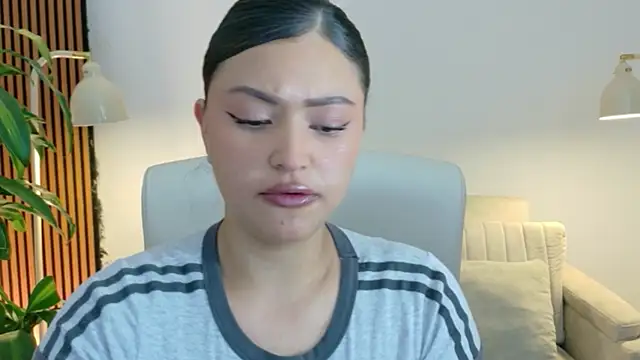 victoria   moon online show from June 2026 01:49:01 PM