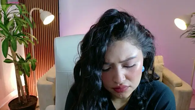 victoria   moon online show from April 2026 03:08:01 PM