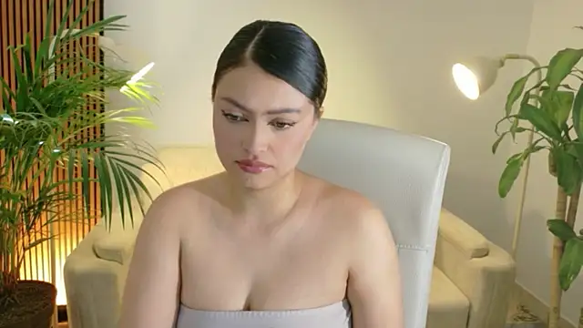 victoria   moon online show from May 2026 02:03:01 PM