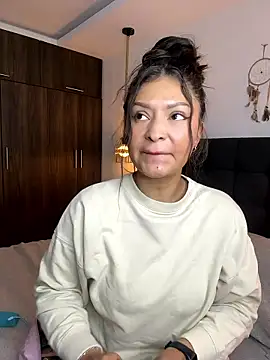 victoria   moon online show from January 2026 06:45:01 PM