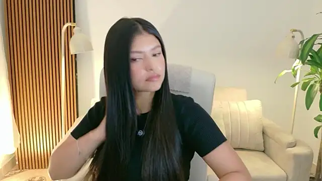 victoria   moon online show from May 2026 01:42:02 PM