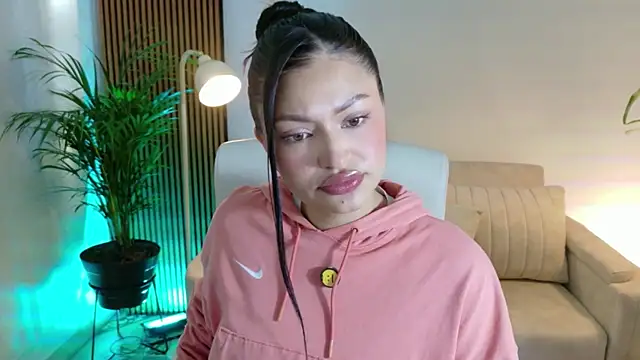 victoria   moon online show from January 2026 02:00:02 PM