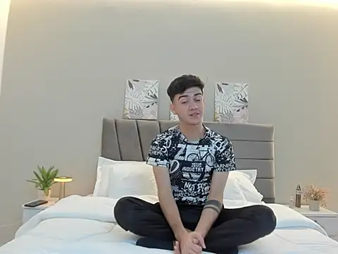 Snapshot of Feiccer_Thomson1 chatting on December 2025 07:45:01 PM Feiccer Thomson1 online show from December 2025 07:45:01 PM