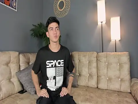 Snapshot of Feiccer_Thomson1 chatting on December 2025 08:03:02 PM Feiccer Thomson1 online show from December 2025 08:03:02 PM