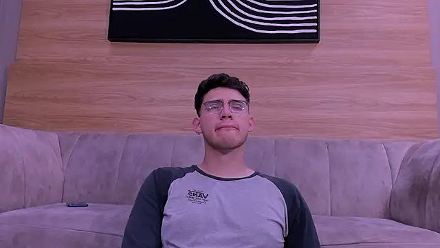 Snapshot of big__friends chatting on March 2026 08:05:01 PM big friends online show from March 2026 08:05:01 PM