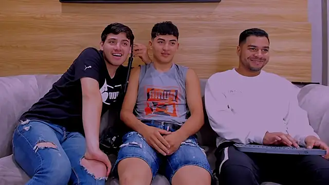 Snapshot of big__friends chatting on December 2025 02:10:01 PM big friends online show from December 2025 02:10:01 PM