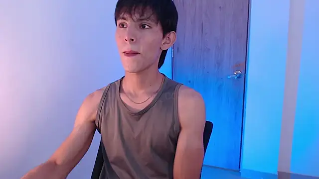 andrew courtzz online show from May 2026 07:13:01 PM