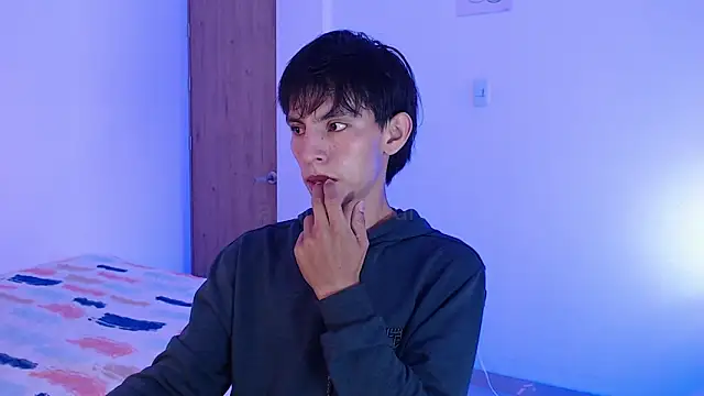 andrew courtzz online show from April 2026 05:06:02 PM