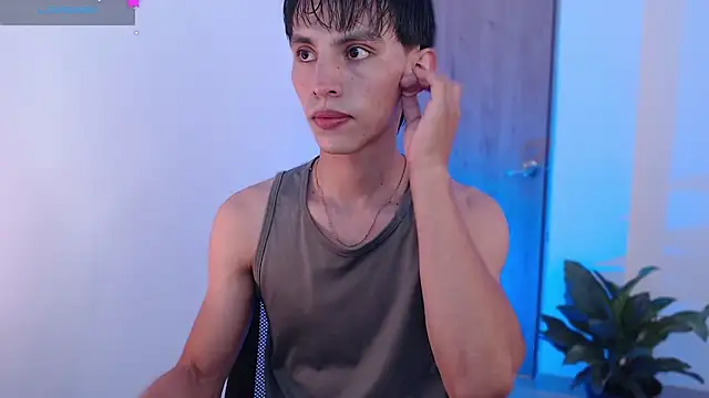 andrew courtzz online show from June 2026 08:24:02 PM