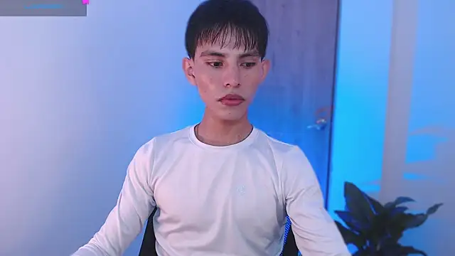 andrew courtzz online show from June 2026 06:12:02 PM