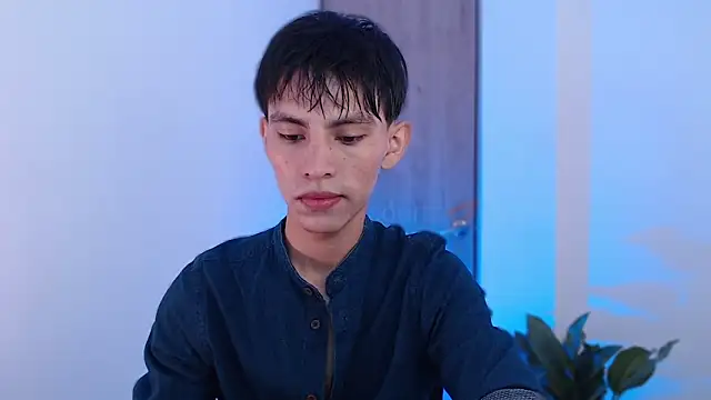 andrew courtzz online show from May 2026 05:40:02 PM