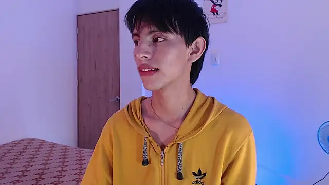 andrew courtzz online show from May 2026 06:16:01 PM