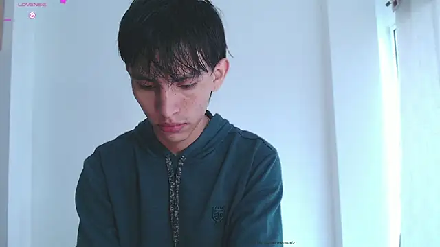 andrew courtzz online show from December 2025 07:30:01 PM