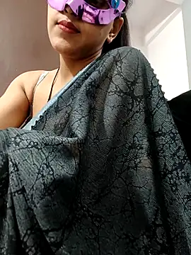 Shivani hotty online show from April 2026 04:02:01 PM