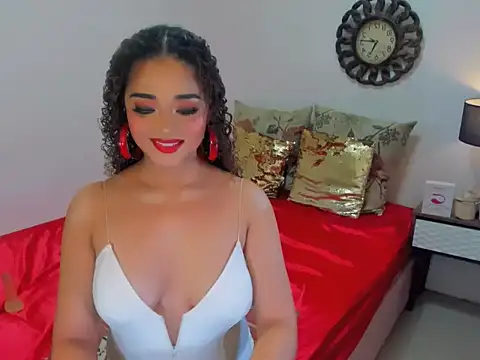 Snapshot of vanegra_curly chatting on December 2025 07:19:02 PM vanegra curly online show from December 2025 07:19:02 PM