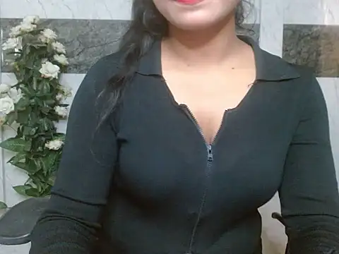 Lola Bebe online show from March 2026 06:18:01 AM