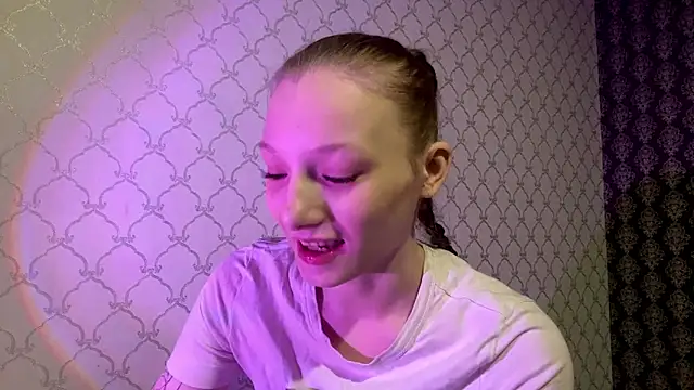 Cleonoth2o online show from March 2026 06:46:01 PM