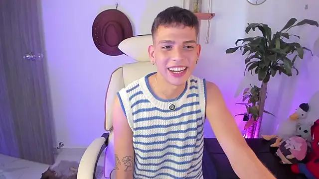 Jasson    online show from April 2026 08:04:01 PM