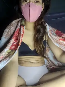 Snapshot of polly_chan chatting on December 2025 04:46:02 PM polly chan online show from December 2025 04:46:02 PM