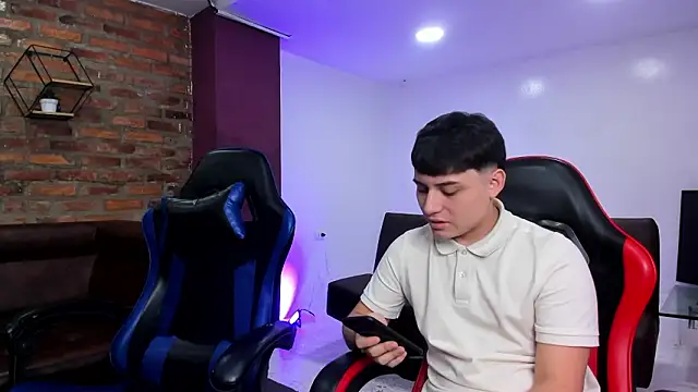 HotThreesoome online show from February 2026 12:18:02 PM