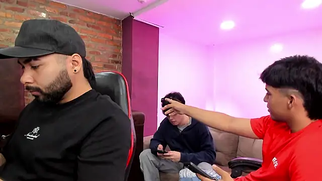 HotThreesoome online show from February 2026 12:27:01 PM