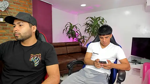 HotThreesoome online show from February 2026 12:32:01 PM