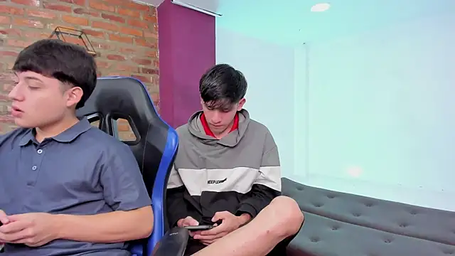 HotThreesoome online show from April 2026 01:12:02 PM