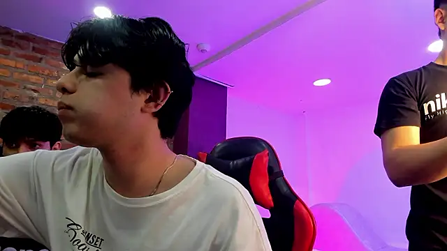 HotThreesoome online show from March 2026 12:37:02 PM