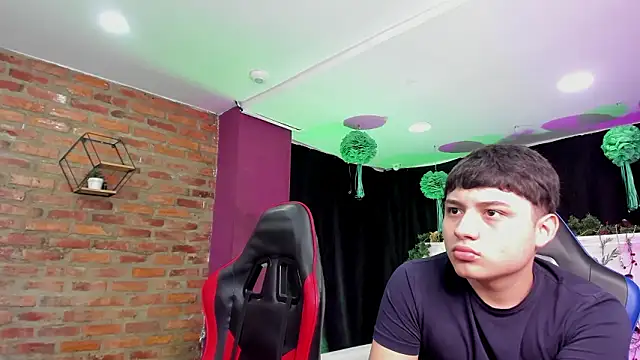 HotThreesoome online show from March 2026 12:28:02 PM