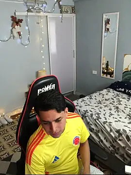 Snapshot of paul_crewe chatting on December 2025 06:06:01 PM paul crewe online show from December 2025 06:06:01 PM